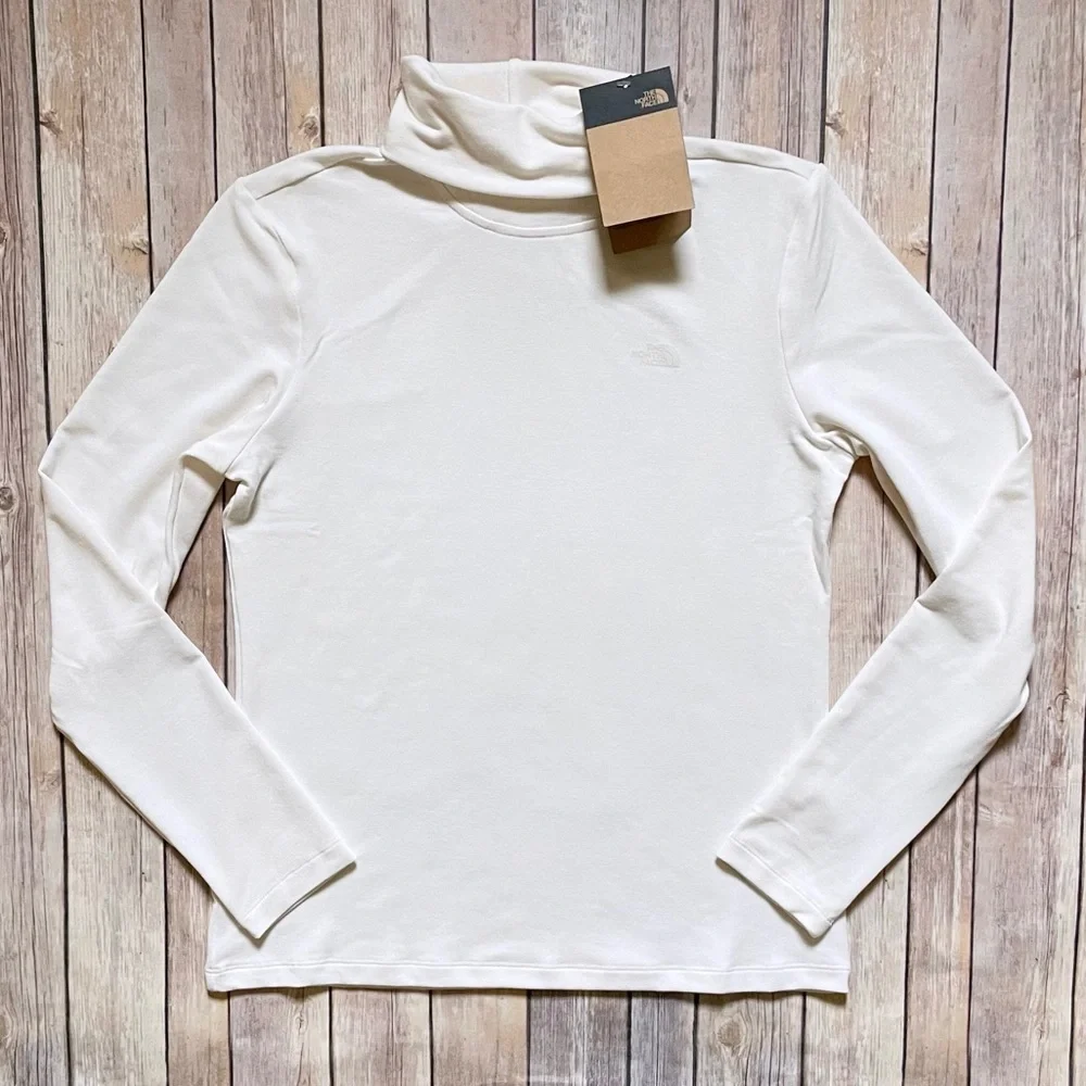 The North Face Women’s Turtleneck Pullover - Picture 1 of 6